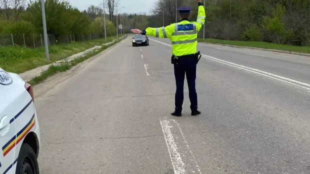 Bărbat din Constanța, lăsat fără mașină după ce a oprit la semnul făcut de doi autostopiști. Ce a urmat
