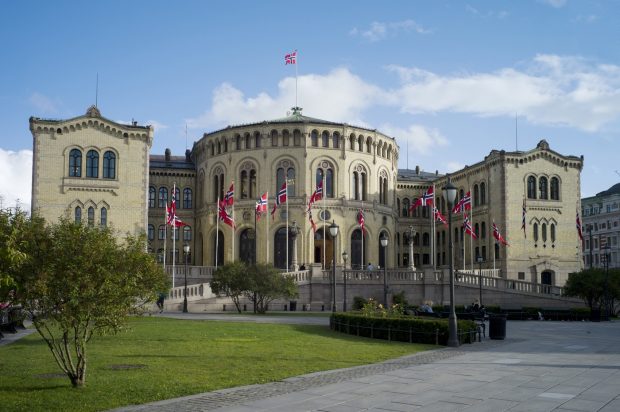 Amenințare cu bombă la Parlamentul Norvegiei. Clădirea a fost evacuată
