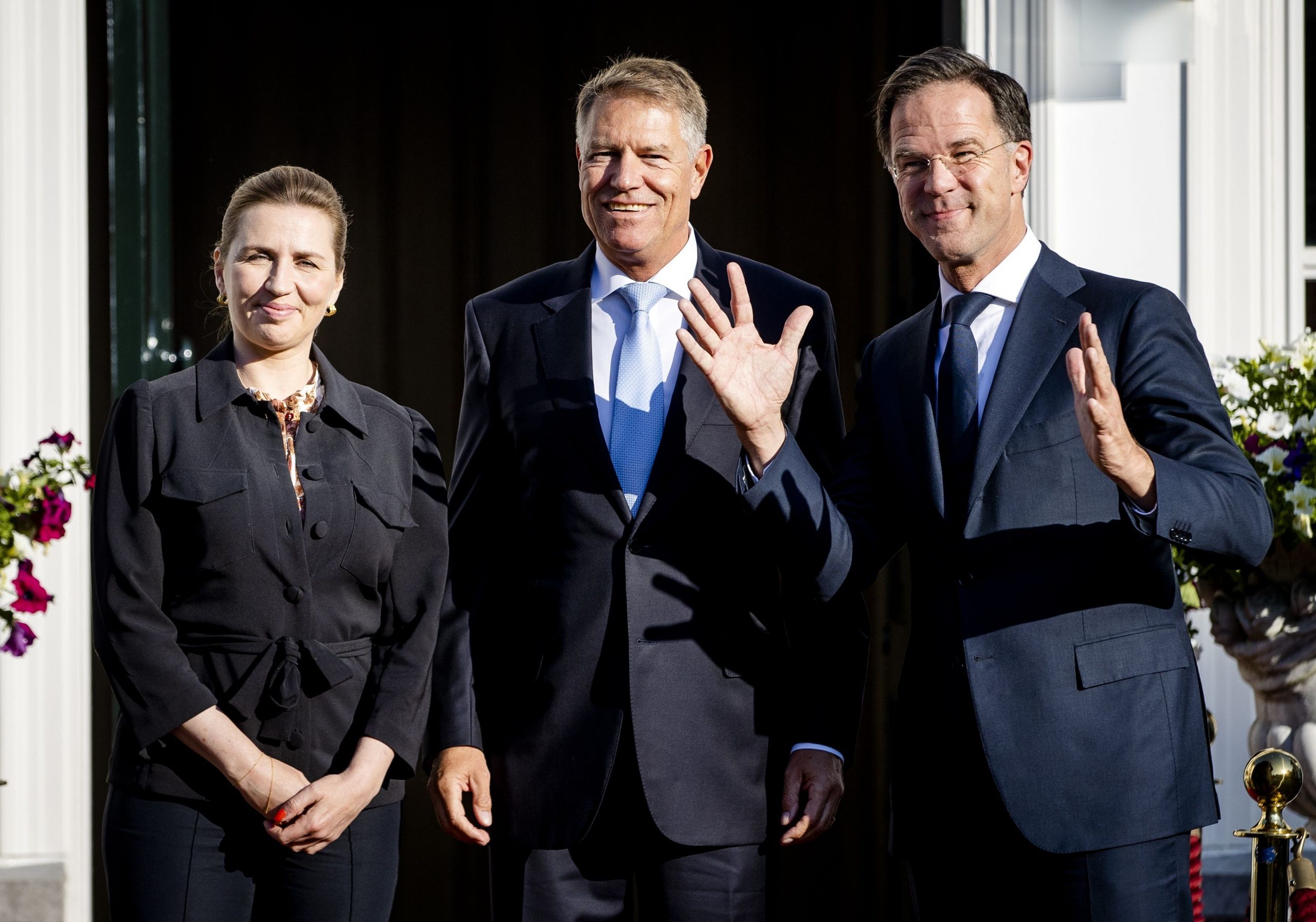 Mark Rutte primește sprijinul a încă două țări NATO pentru șefia Alianței Militare Mark Rutte primește sprijinul a încă două țări NATO pentru șefia Alianței Militare