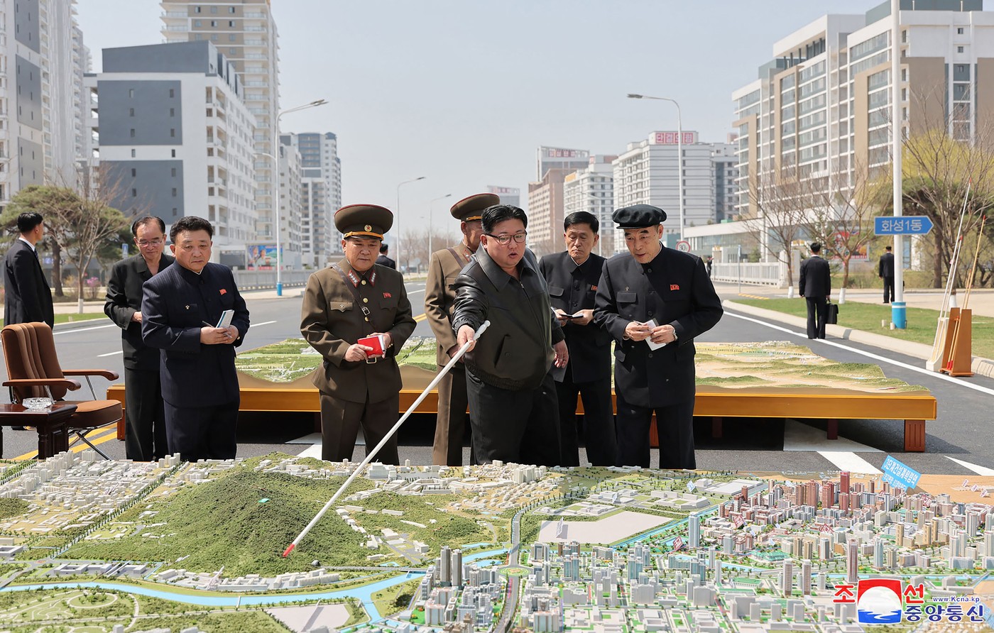 Kim Jong Un I-a Anunțat Pe Nord-coreeni Că Este Momentul Să Fie Pregătiți De Război Kim Jong Un I-a Anunțat Pe Nord-coreeni Că Este Momentul Să Fie Pregătiți De Război
