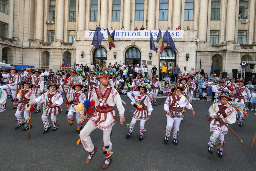 FOTO | Copiii au preluat puterea la Ministerul Afacerilor Interne. Cei mici pot păși pe balconul unde Ceaușescu a ținut ultima cuvântare 5 20240531112055img6488