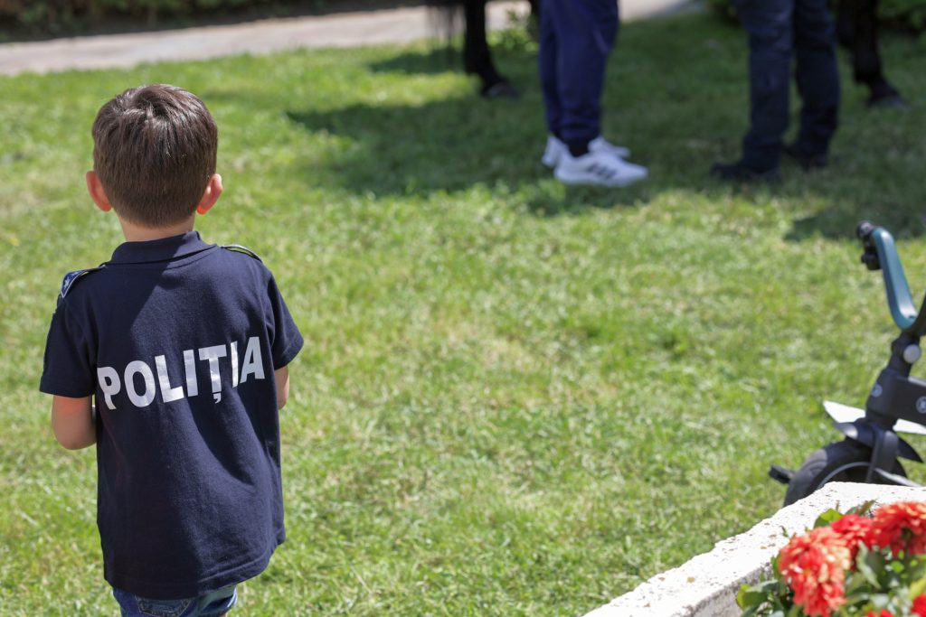 FOTO | Copiii au preluat puterea la Ministerul Afacerilor Interne. Cei mici pot păși pe balconul unde Ceaușescu a ținut ultima cuvântare 23 20240531114238img6592