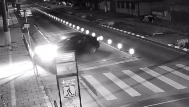 Video cu primul accident produs la primul limitator de viteză inteligent din România, a doua zi după ce a fost instalat
