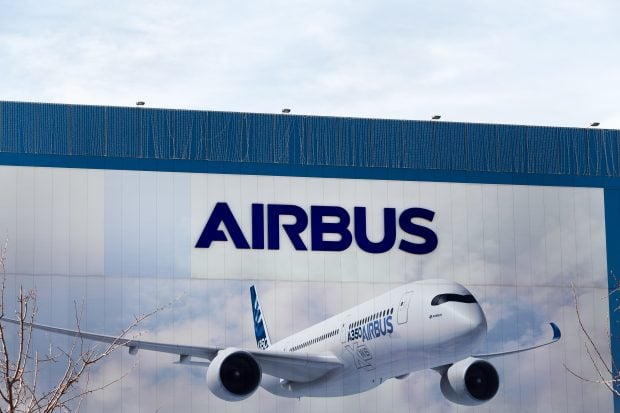 Administraţia Federală a Aviaţiei din SUA investighează titanul folosit în unele avioane Boeing şi Airbus