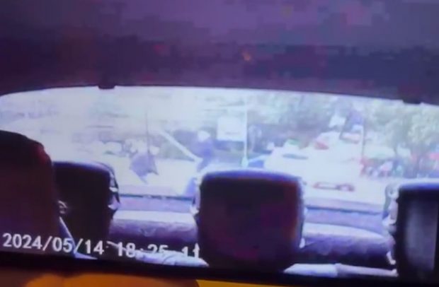Crima din Crângași. Momentul în care bărbatul de 46 de ani este omorât în bătaie, surprins de o cameră. De la ce a pornit conflictul | VIDEO