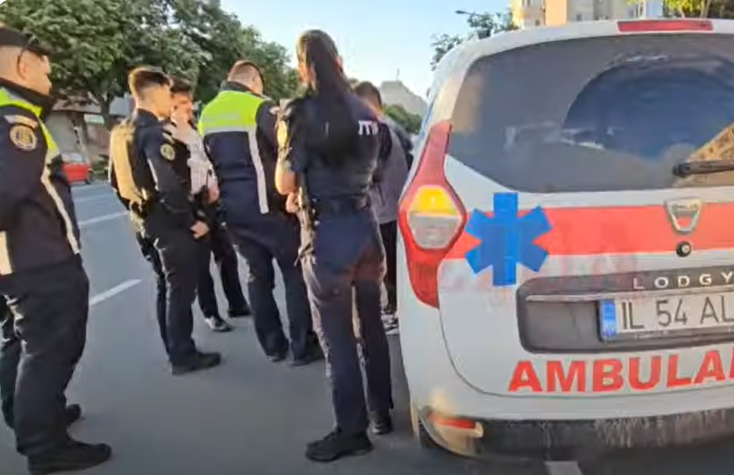 Șofer de ambulanță prins băut la volan în Constanța, filmat. Șofer de ambulanță prins băut la volan în Constanța, filmat.