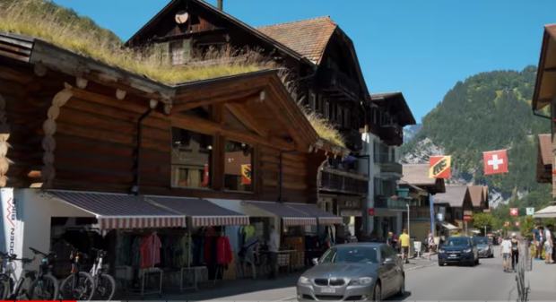 „Prea multe selfie-uri”. Un sat montan din Elveția introduce taxă de intrare din cauza afluenței de turiști