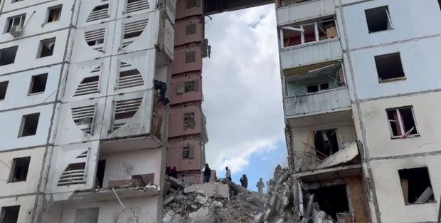 Război în Ucraina, ziua 809 | Rusia denunță un „atac masiv” cu rachete lansat de Ucraina. Bloc de 10 etaje din Belgorod, prăbușit parțial