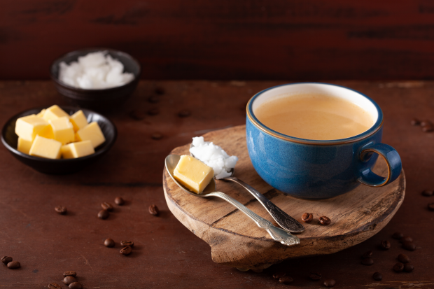 De ce pun oamenii unt în cafea. Secretul din spatele acestui obicei