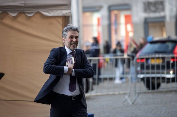 Fostul șef al serviciului secret olandez a fost propus în funcția de premier