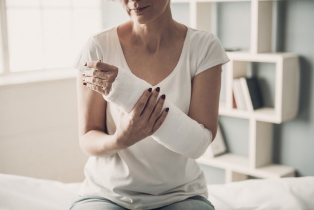 Cum este corect: gips sau ghips
