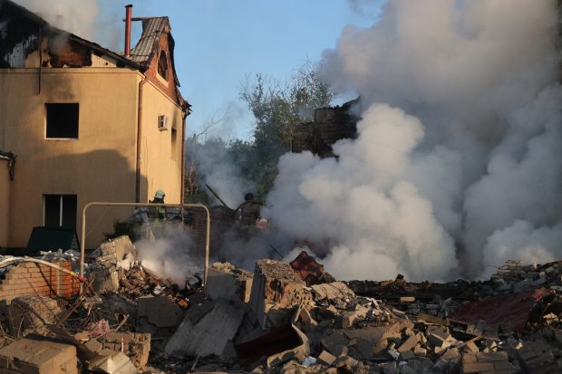 Rusia a declanșat o ofensivă terestră în regiunea Harkov. Armata ucraineană trimite întăriri şi evacuează civili. Ce urmăresc rușii?