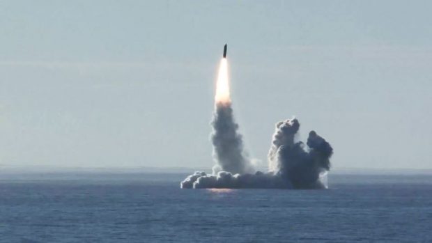 Rusia și-a dotat submarinele cu noua rachetă Bulava, cu focoase nucleare: una singură poate lovi ținte multiple, la peste 8.000 de kilometri