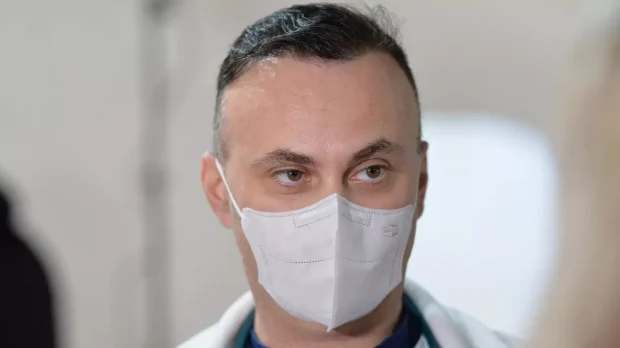 Directorul de la „Matei Balş” asigură că Florin Piersic este stabil: „Fără discuţie, nu este aşa cum s-a spus, un risc vital”