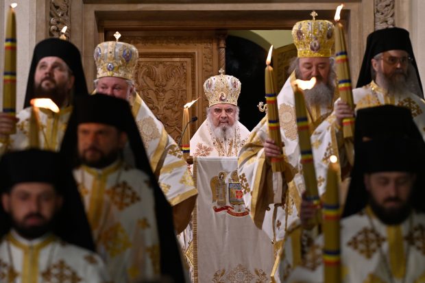 Hristos a Înviat! Imagini de la slujba de Înviere de la Patriarhia Română, oficiată de Patriarhul Daniel – VIDEO