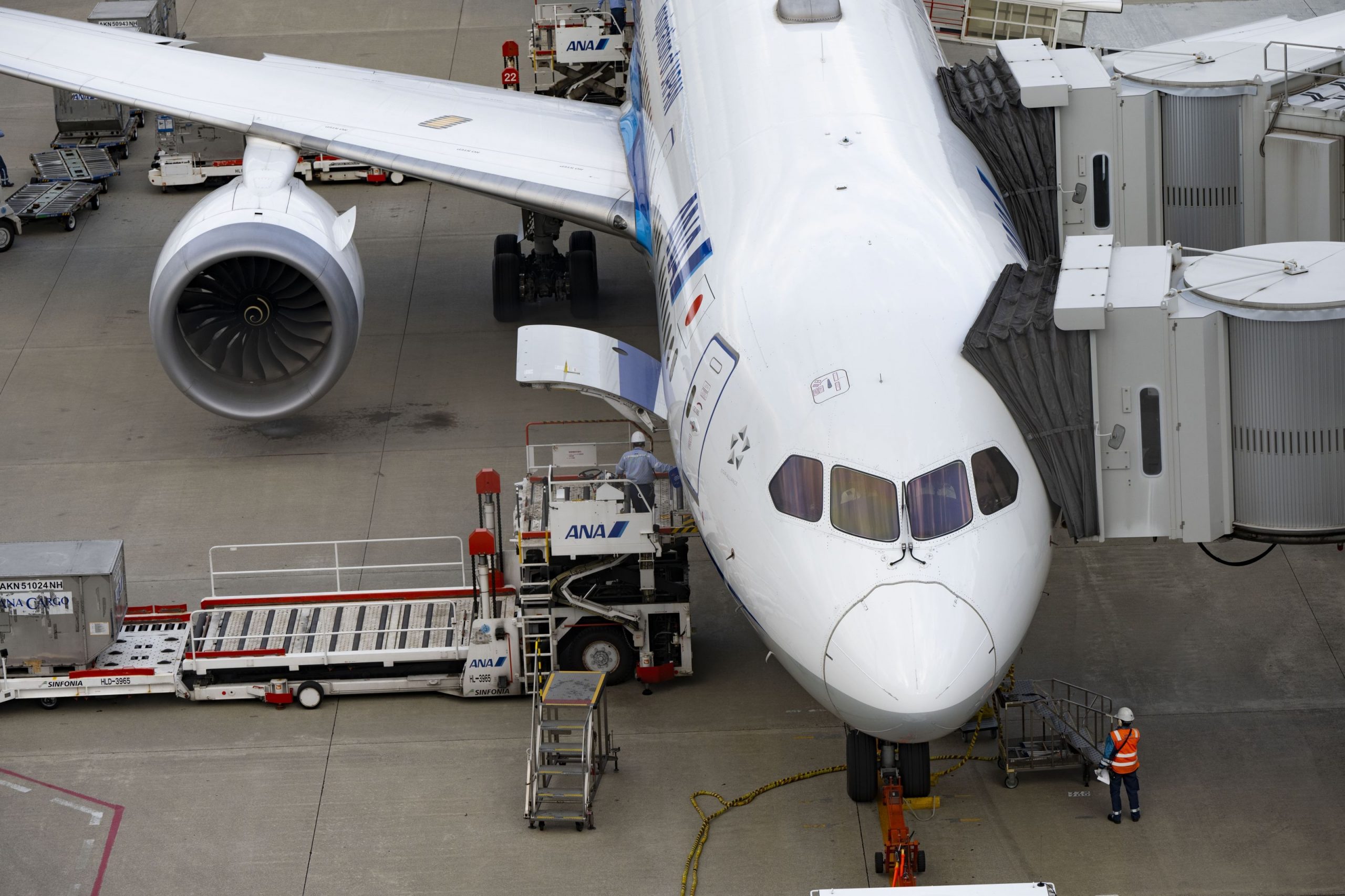 Boeing nu poate monta o piesă pe avioanele Dreamliner 787 din cauza sancțiunilor împotriva Rusiei.