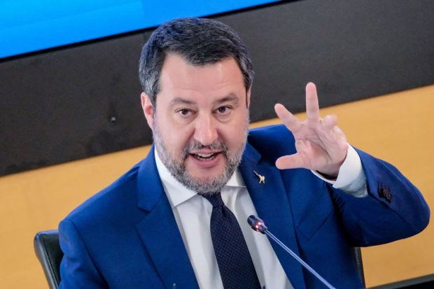 Matteo Salvini spune că Emmanuel Macron ar trebui „să se trateze”, după ce președintele francez a vorbit din nou despre trimiterea de trupe în Ucraina