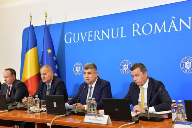 Creşteri salariale cu 10%, în două tranșe, pentru anumiți angajaţi din administraţie. Cine va beneficia de majorarea retribuției