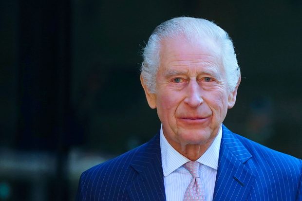 Sinceritatea lui Charles al III-lea privind starea sa de sănătate a întărit monarhia britanică, arată o analiză publicată la un an de la încoronarea sa