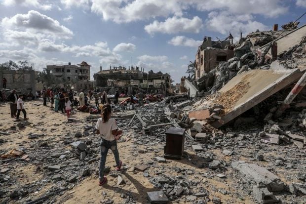 Armata israeliană a început evacuarea civililor palestinieni din orașul Rafah