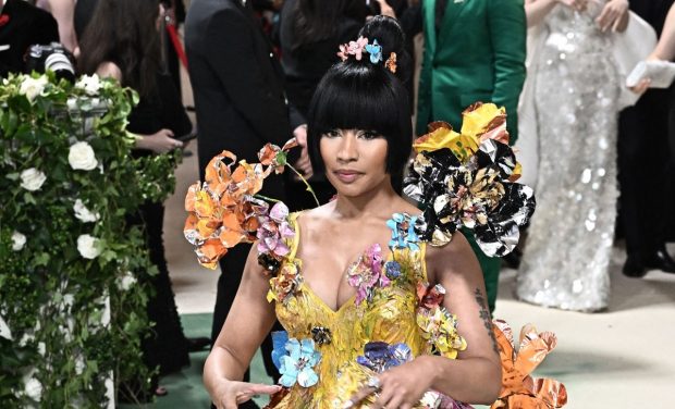 Cântăreața Nicki Minaj, arestată pe aeroport. Este suspectată de posesie de droguri uşoare