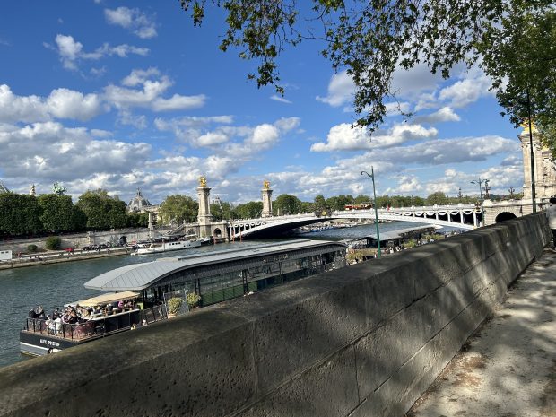 Cum au mărit prețurile hotelierii și cei care oferă cazare prin Airbnb înaintea Jocurilor Olimpice de la Paris, inclusiv pentru cei cu rezervare plătită
