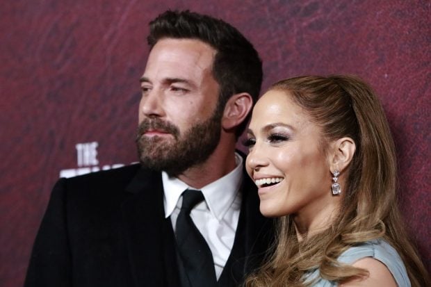 Ben Affleck nu mai locuiește cu Jennifer Lopez. Cuplul ar fi la un pas de divorț