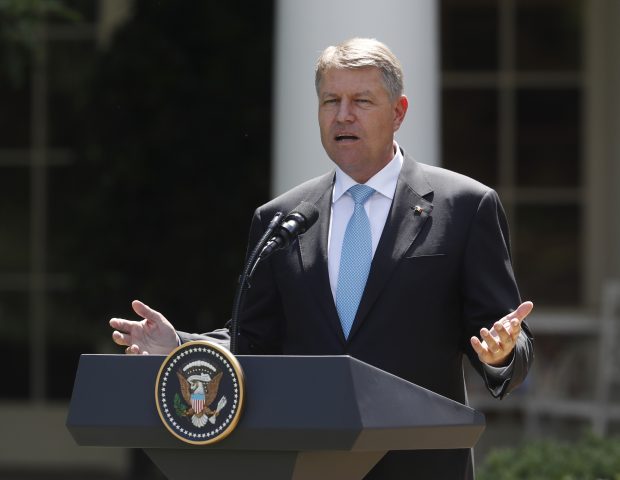 Klaus Iohannis merge marți la Casa Albă, unde va fi primit de Joe Biden. Programul președintelui în vizita oficială din SUA