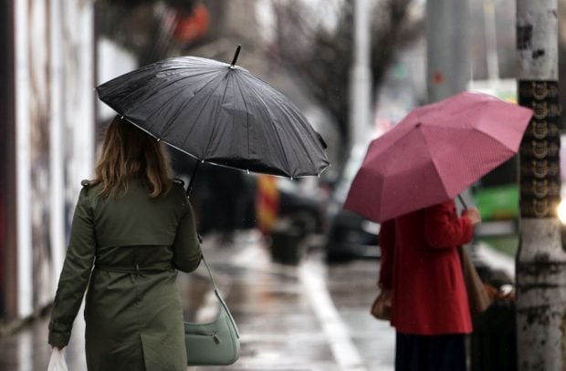 Cod galben de ploi în 14 județe. Harta zonelor vizate. Vreme rece în București