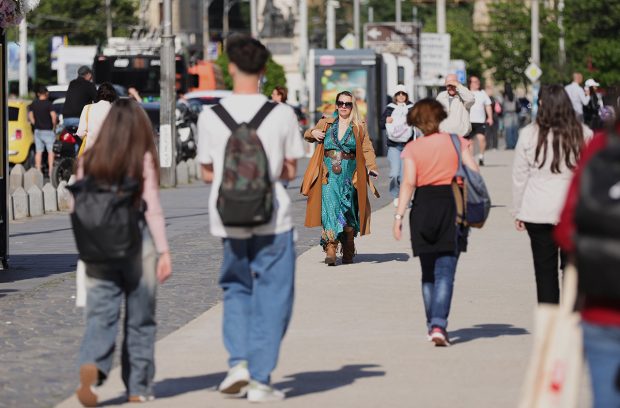 Vremea se schimbă în weekend. ANM anunță ce urmează: „Maxime de peste 25-26 de grade Celsius, pragul unei zile de vară”