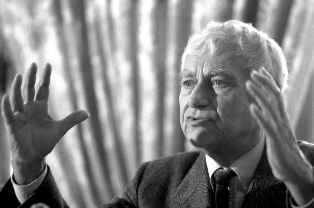 100 de ani de la nașterea unui scriitor incredibil: Petru Dumitriu. Extraordinarul „narator rău” și „Problema sexuală”
