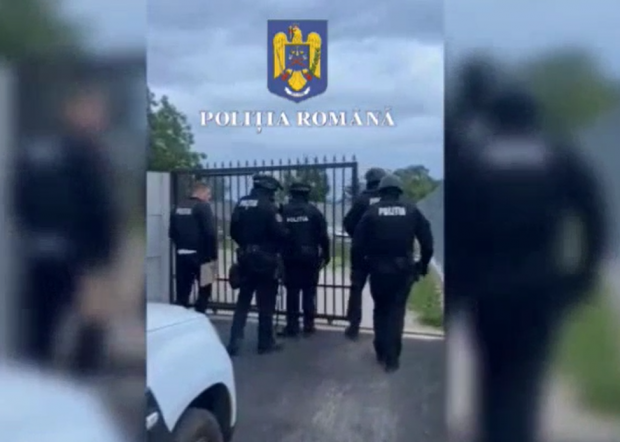 Un bărbat şi o femeie din Ilfov, reţinuţi după ce au păcălit mai multe persoane că pot câştiga la licitaţii ceasuri de colecţie sau maşini de lux
