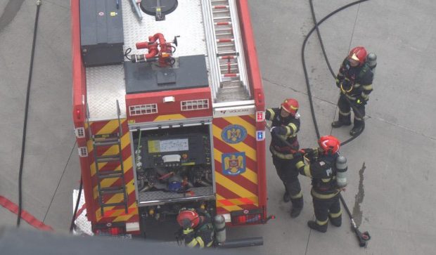 Școală evacuată la Poarta Albă din cauza unui incident la tabloul electric. Peste 160 de elevi și profesori au fost scoși din clădire