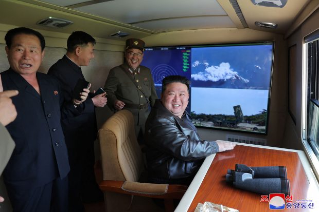 Coreea de Nord anunță că a lansat o rachetă balistică spre Marea Japoniei şi promite întărirea „mai rapidă” a forţei sale nucleare