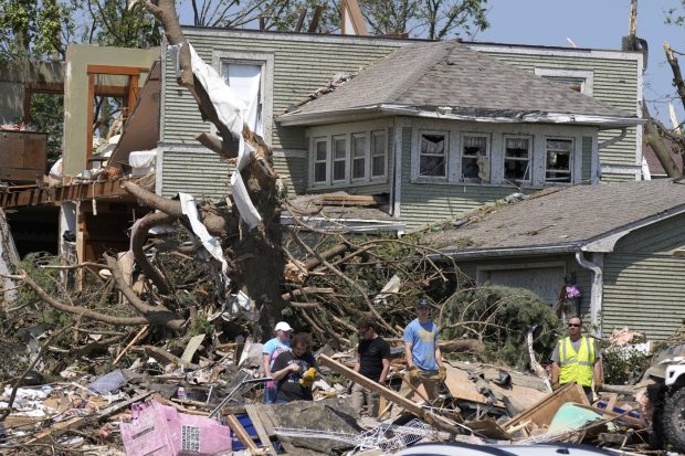 Patru morți și cel puțin 35 de răniți după ce o tornadă a devastat statul american Iowa