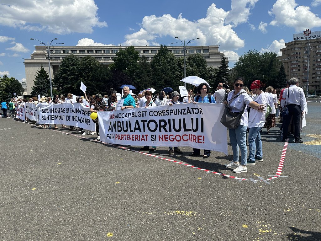 protest 4 medici din ambulatoriu foto eli driu