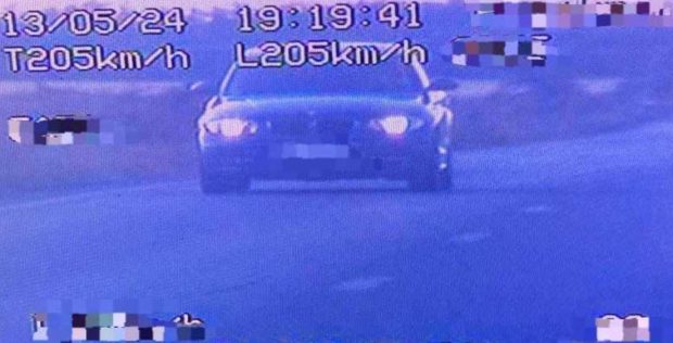 Un tânăr de 19 ani din Mehedinți, surprins de radar cu 205 km/h, pe un drum cu limită de 70 km/h