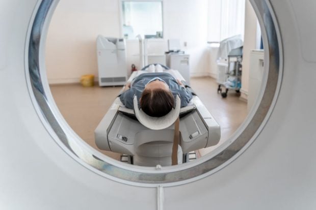 PressOne: La o clinică privată din București, pacienții cu bilet de trimitere pentru RMN pot face investigația doar în timpul nopții: „M-am pregătit mintal pentru ora 4:00”