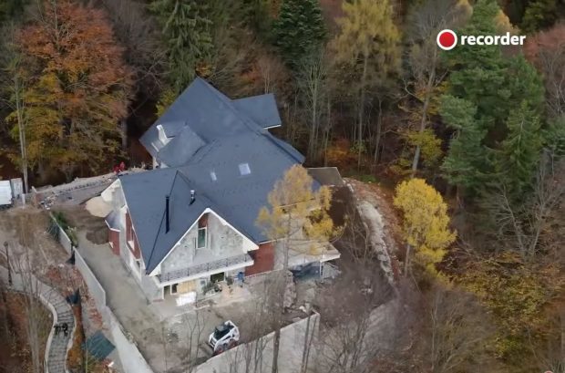„Cartelul din Carpați”. Investigație Recorder despre primarul liberal din Sinaia Vlad Oprea și conexiunile de la vârful PNL | VIDEO