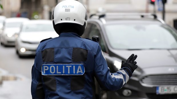 Șoferii băuți sau drogați rămân fără permis 10 ani. Dacă produc un accident rutier mortal, fac închisoare de la 15 la 25 de ani. Legea merge la promulgare