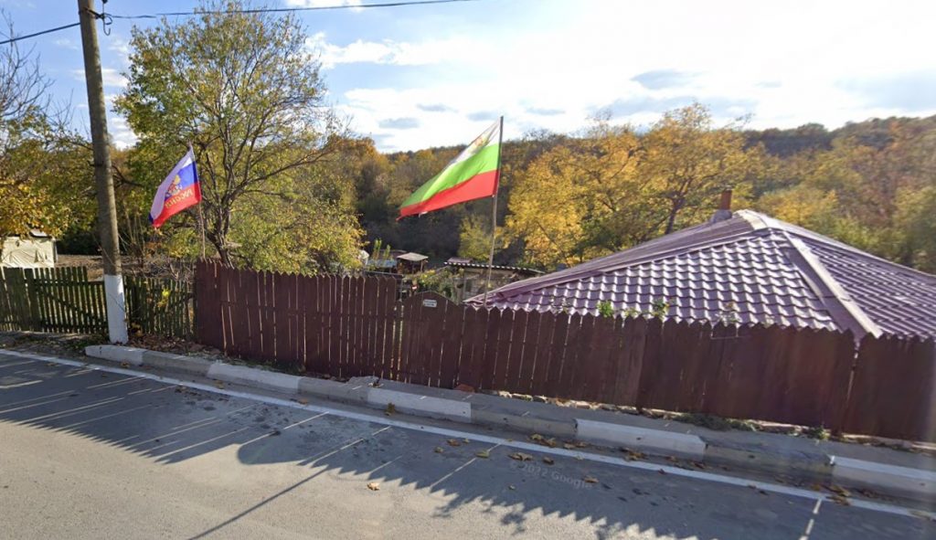 steag rusesc la o casa din voynovo regiunea silistra