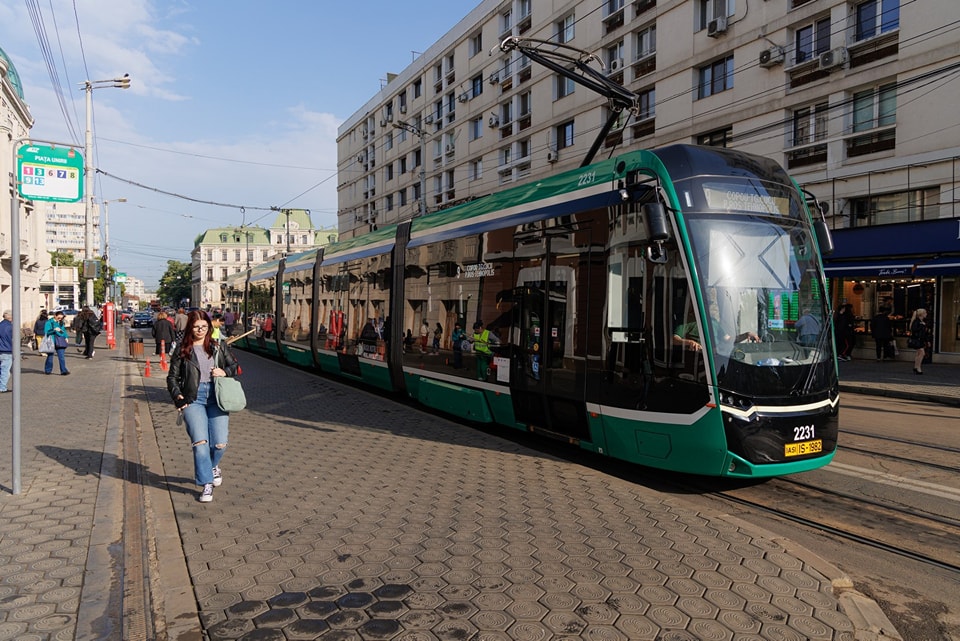 Transportul în comun din Iași, scos din epoca de piatră cu fonduri europene. Marea problemă încă nerezolvată de primărie: funcționalitatea 9 tramvaie noi iasi 1