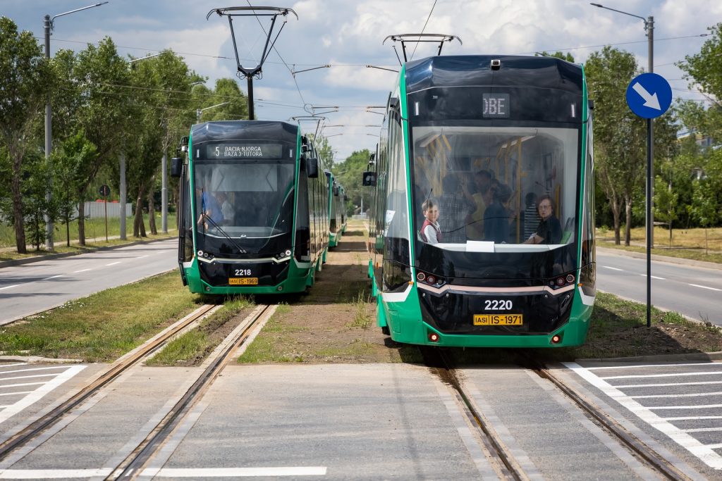 Transportul în comun din Iași, scos din epoca de piatră cu fonduri europene. Marea problemă încă nerezolvată de primărie: funcționalitatea 5 tramvaie noi iasi 4