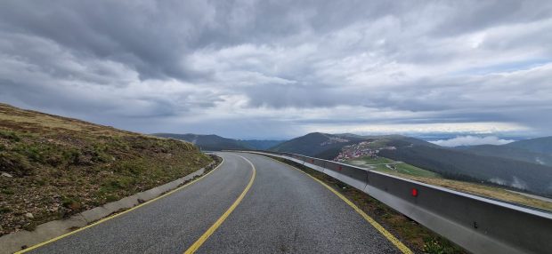 Transalpina, redeschisă pe 1 iunie. Pe bucata dintre Rânca şi Curpăt, traficul va fi permis doar câteva ore pe zi