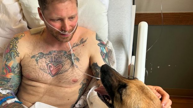 „Cel mai violent lucru pe care l-am trăit vreodată”. Cum a scăpat cu viață un fost soldat american atacat de o ursoaică grizzly