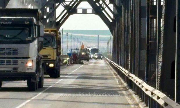 Trafic îngreunat pe podul Giurgiu-Ruse, din cauza lucrărilor de reparații efectuate de bulgari