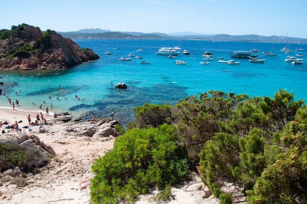 Sardinia oferă gratis trei nopți de cazare pentru turiștii sub 35 de ani care vor să parcurgă Traseul Santa Barbara