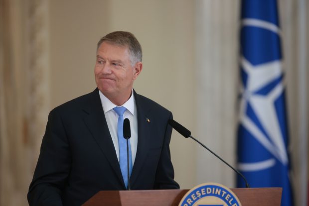 Iohannis, întrebat dacă se retrage din cursa pentru șefia NATO: „Mâine veţi fi integral lămuriţi. Considerați că acesta a fost un non-răspuns”