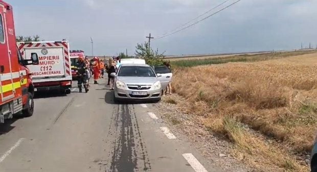 Accident în Constanța între cinci mașini, în care au fost implicate 18 persoane, dintre care zece copii