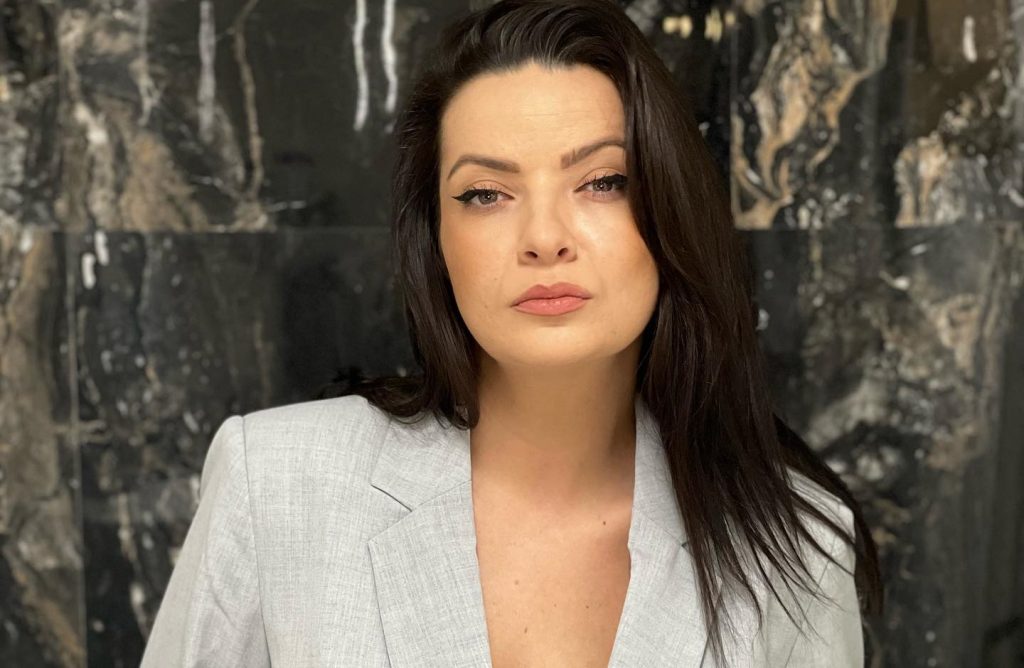 Anca Dinicu este însărcinată. Cine este iubitul actriței și cum a făcut anunțul că vor deveni părinți. „Mai bine să aflați de la mine” 1 31599530458304975669709348401165387792012226n